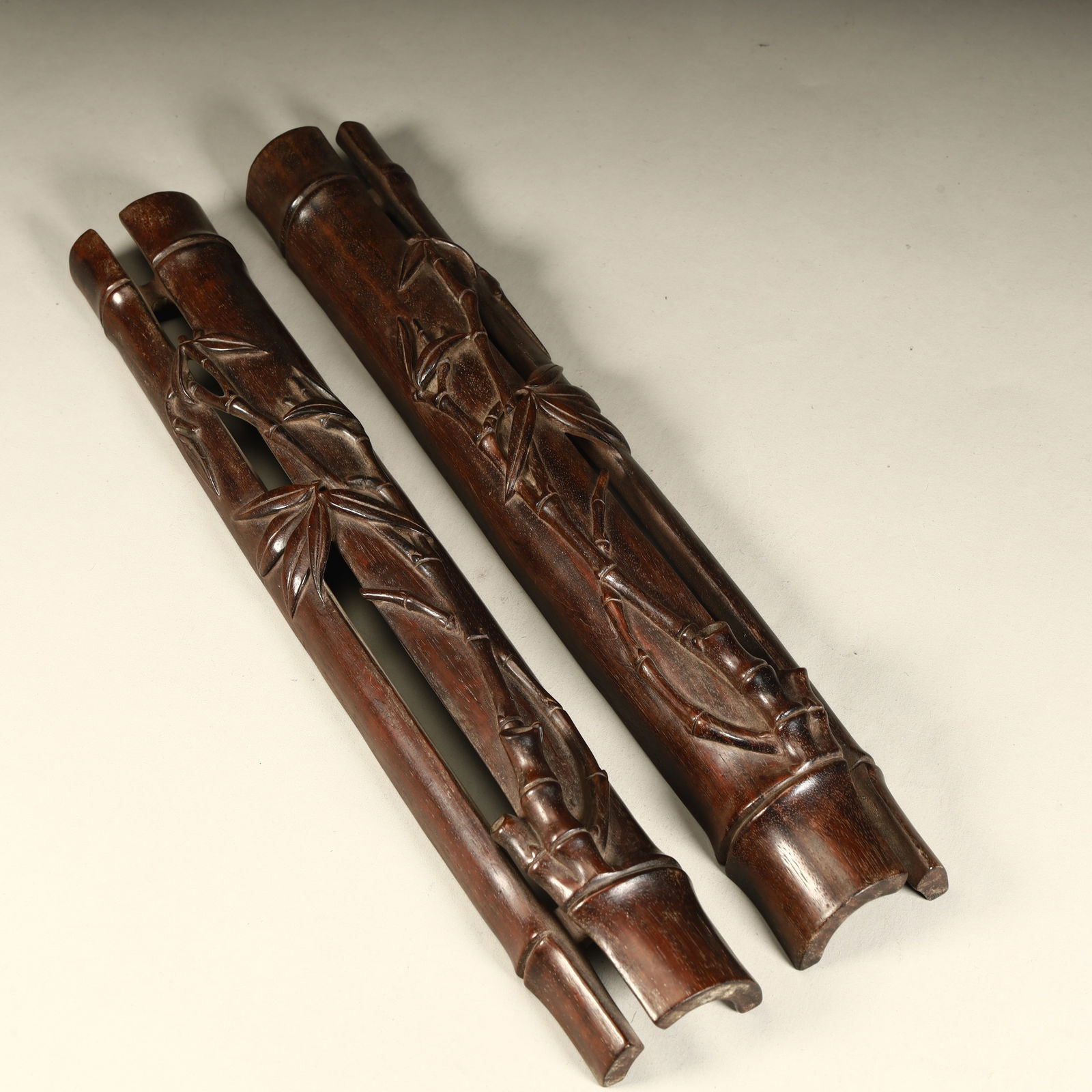 A Qing Dynasty rosewood carved bamboo strip paperweight: Qing Dynasty rosewood carving bamboo strip paperweight SIZE: H:3.5cm L:29cm W:4.5cm W:257g (The Dimensions Of All Batches Are Manually Measured.If You Need More Detailed Information, Please Contact Ou