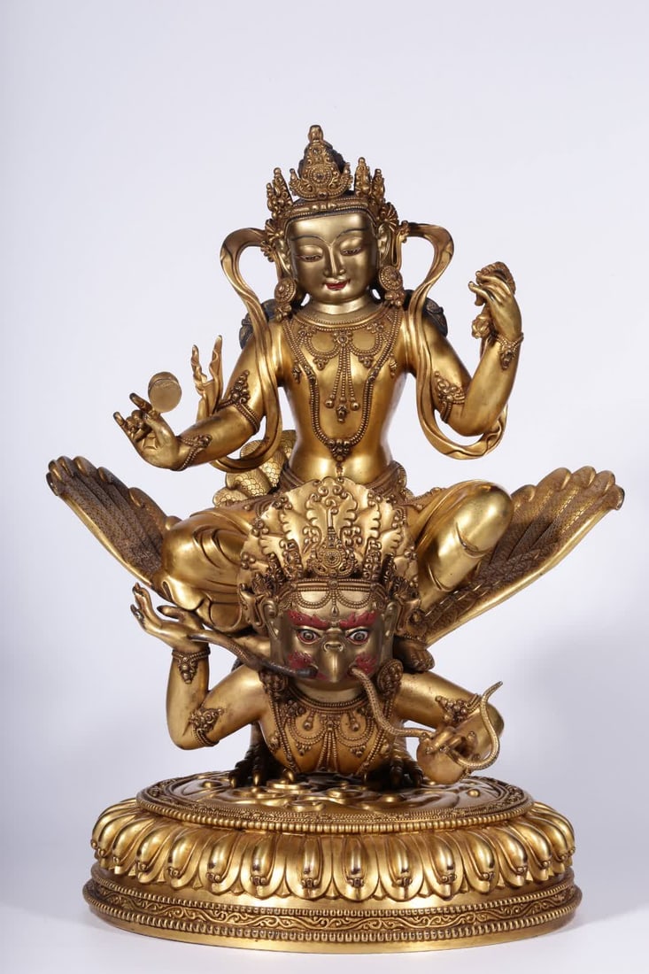 A bronze gilt statue of King Ming of the Qing Dynasty: Qing Dynasty bronze gilt Dapeng Ming Wang statue SIZE: H:37cm L:26.5cm W:24cm W:7.15kg (The Dimensions Of All Batches Are Manually Measured.If You Need More Detailed Information, Please Contact Our Cu