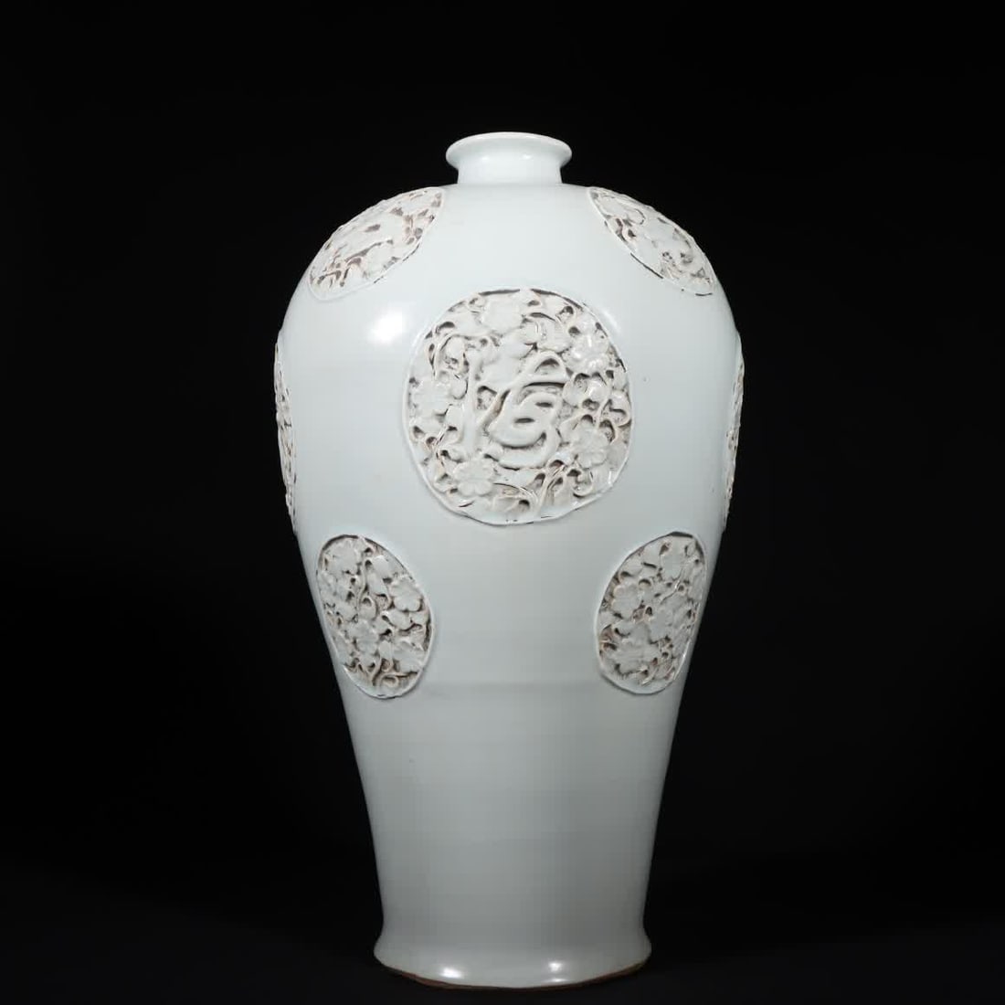 A Yuan Dynasty cardinal mansion egg white glaze twelve-sided window plum bottle: Yuan Dynasty Privy Council Egg White Glazed Twelve-sided Open Window Plum Bottle SIZE: H:39cm W:23cm (The Dimensions Of All Batches Are Manually Measured.If You Need More Detailed Information, Please
