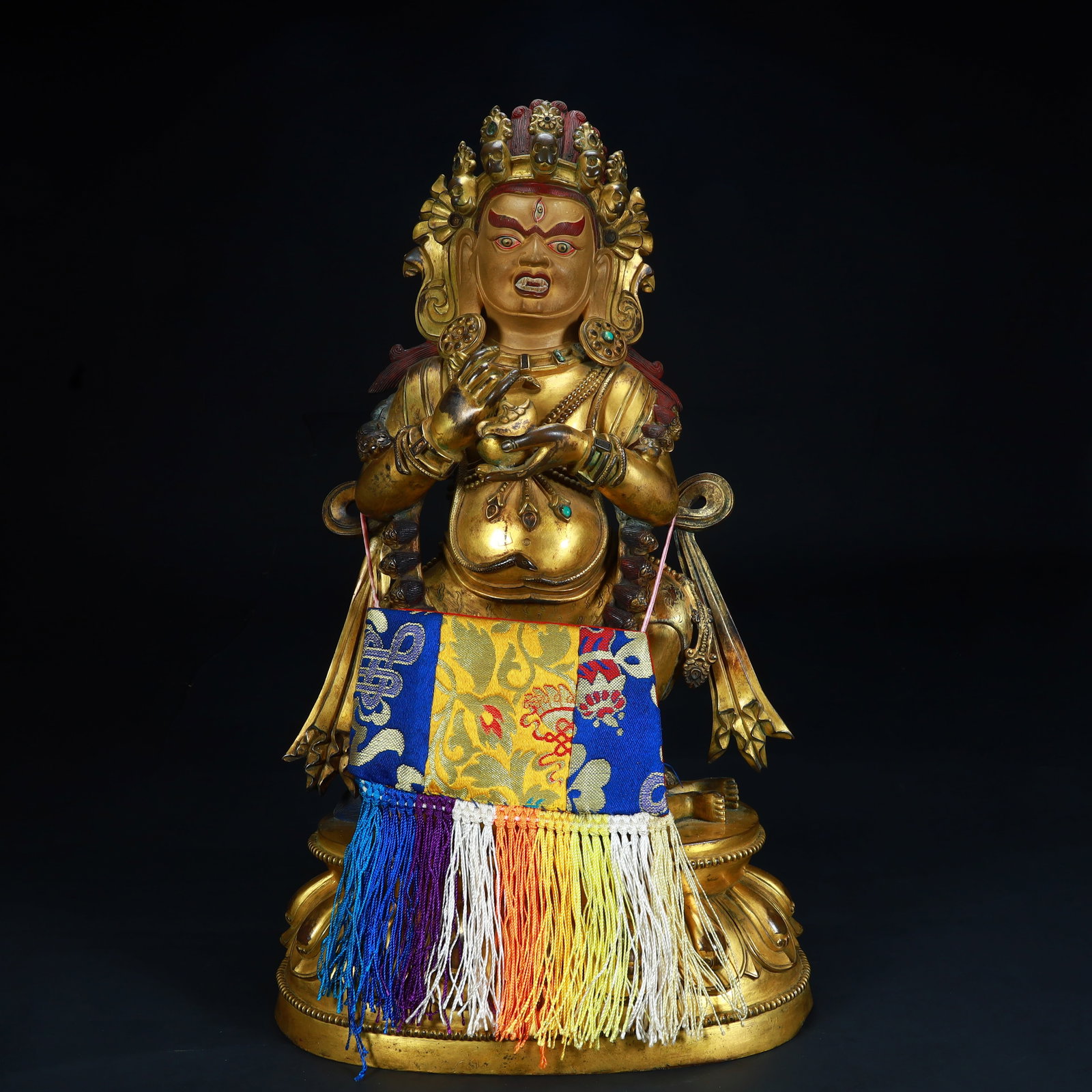 A statue of the Qing Dynasty bronze gilt god of wealth: Qing Dynasty bronze gilt statue of the god of wealth SIZE: H:45cm L:26.5cm W:15cm W:8.5kg (The Dimensions Of All Batches Are Manually Measured.If You Need More Detailed Information, Please Contact Our