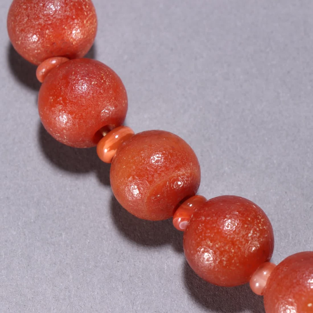 A Qing Dynasty agate bead string - 3