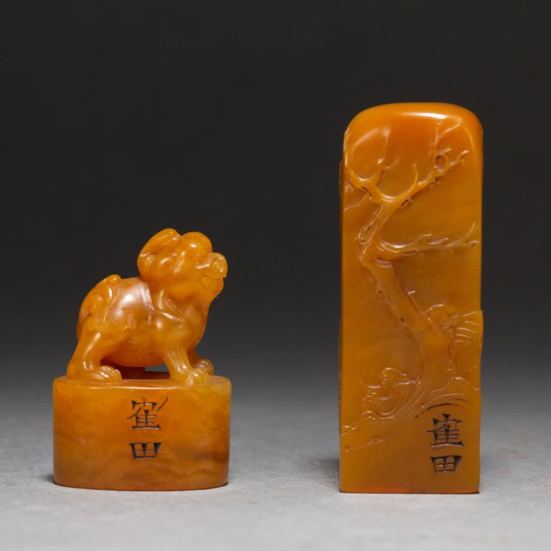A set of Tian Huang seals of the Qing Dynasty: Tian Huang seal of the Qing Dynasty SIZE: L:2cm W:2cm H:5.5cm (The Dimensions Of All Batches Are Manually Measured.If You Need More Detailed Information, Please Contact Our Customer Service Before Bid