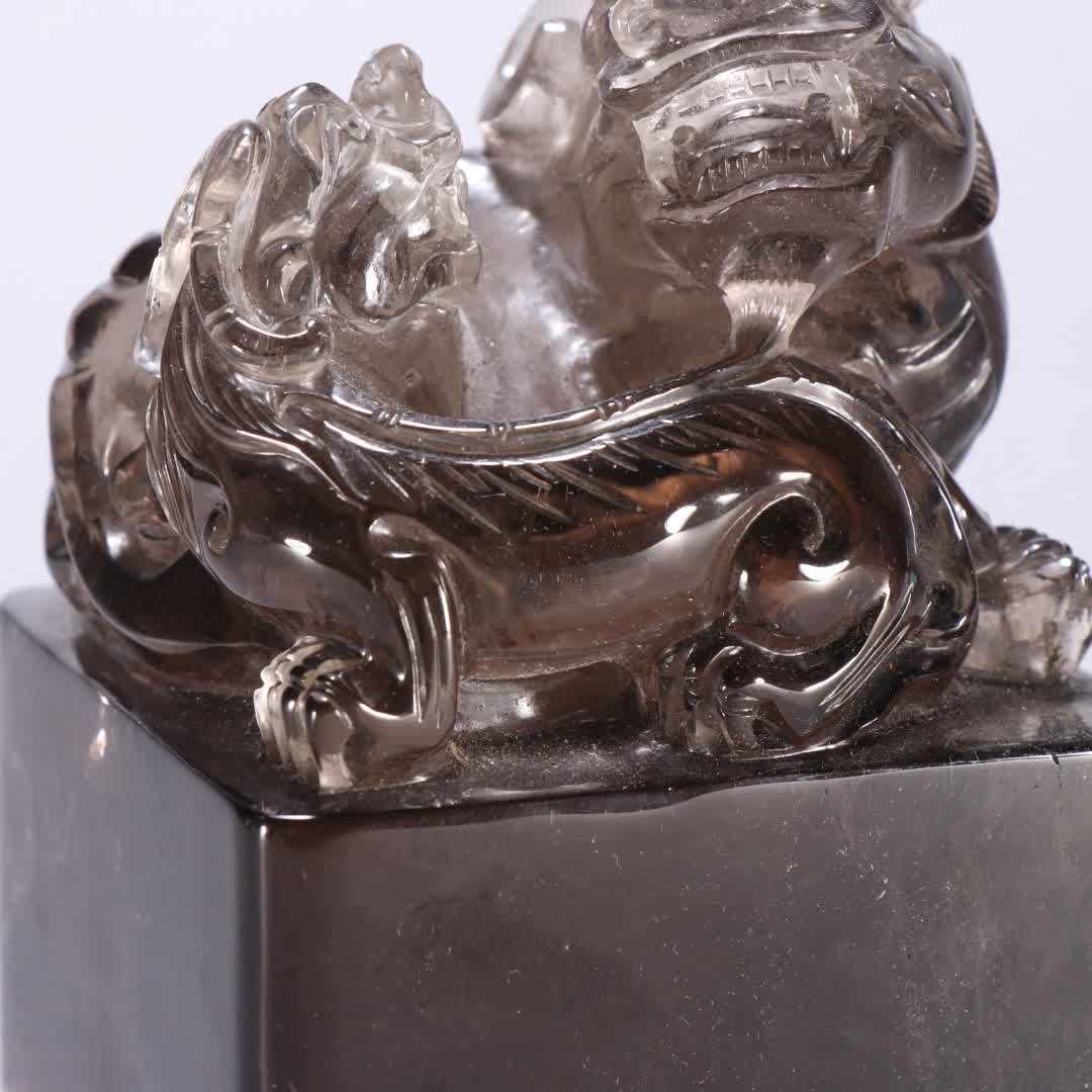 A Tea Crystal Beast Button Seal - 2