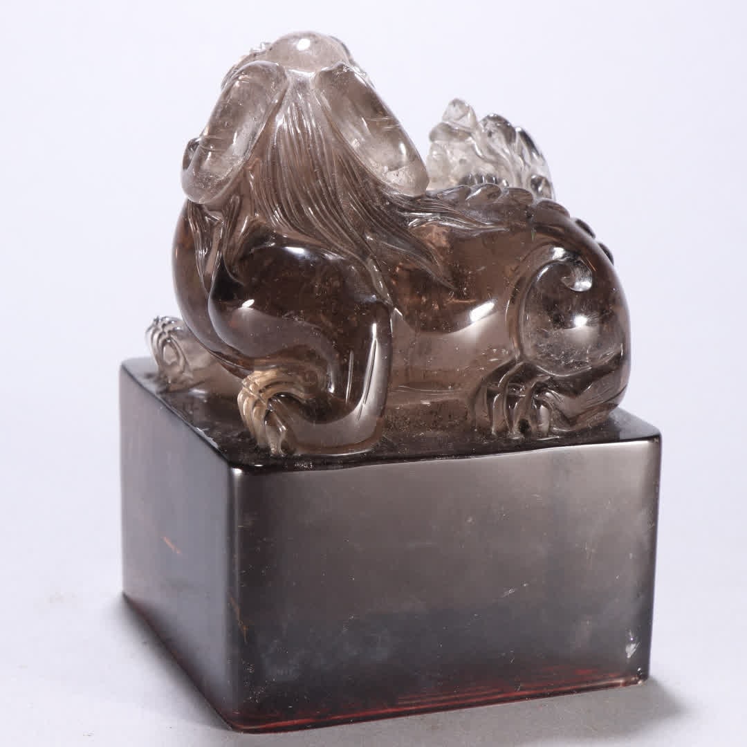 A Tea Crystal Beast Button Seal - 5