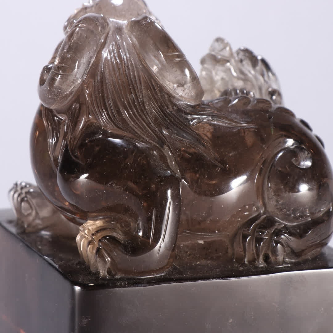A Tea Crystal Beast Button Seal - 6