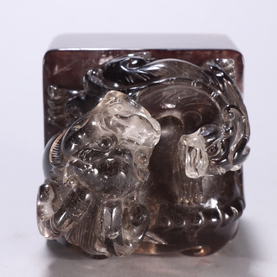 A Tea Crystal Beast Button Seal - 8