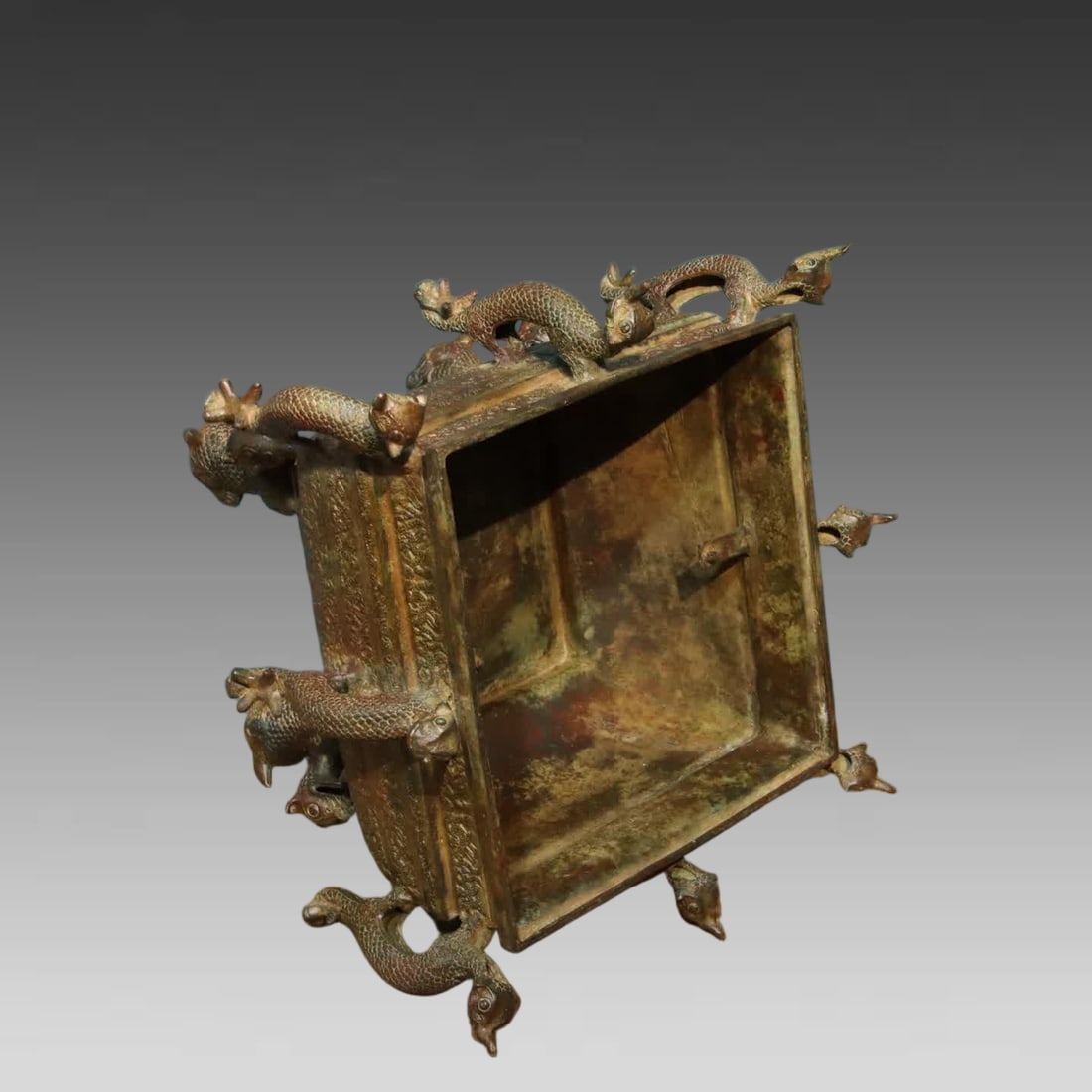 A bronze ice mirror - 7