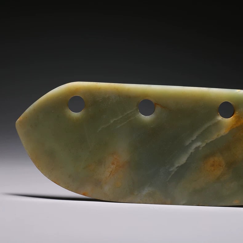 A green jade sword - 3