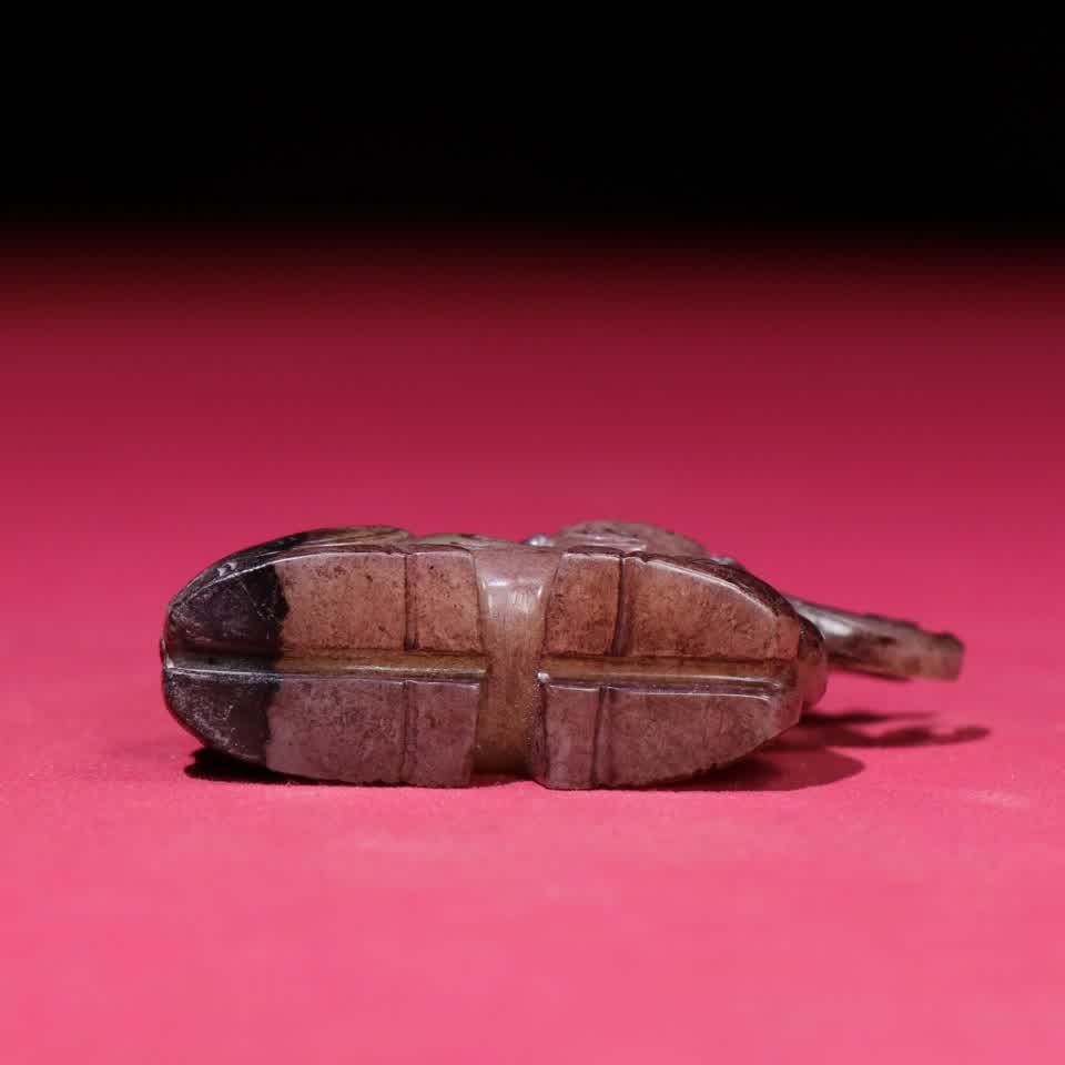 A Han Dynasty jade deer ornament - 7