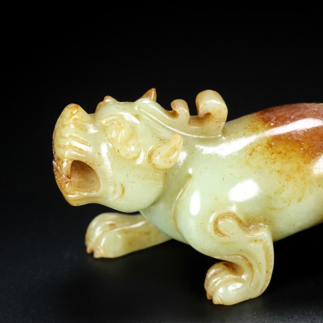 A Han Dynasty jade beast - 2