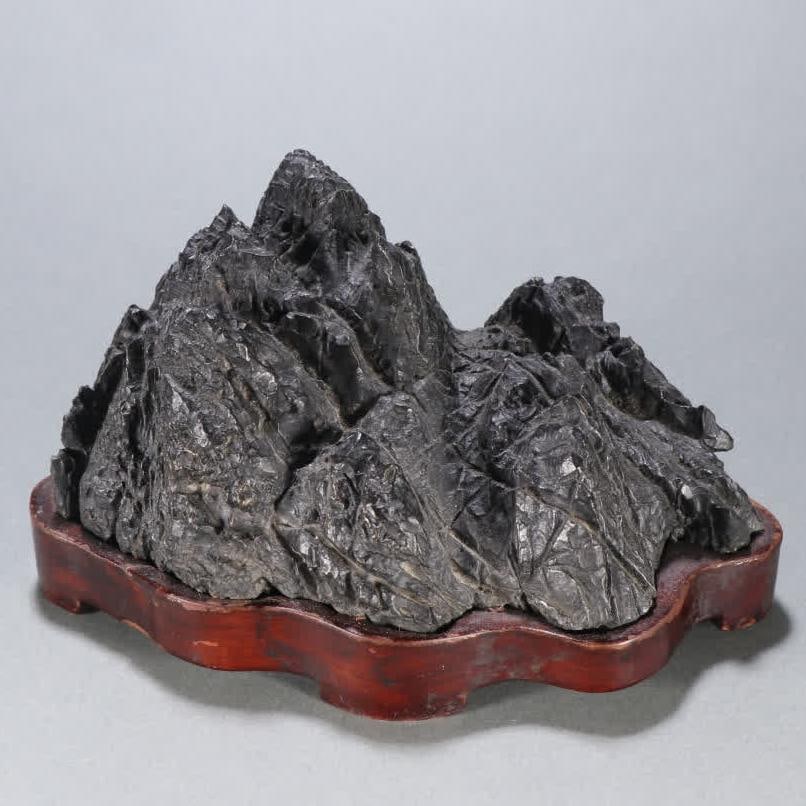 A Lingbi Shishanzi ornament (1 of 9)