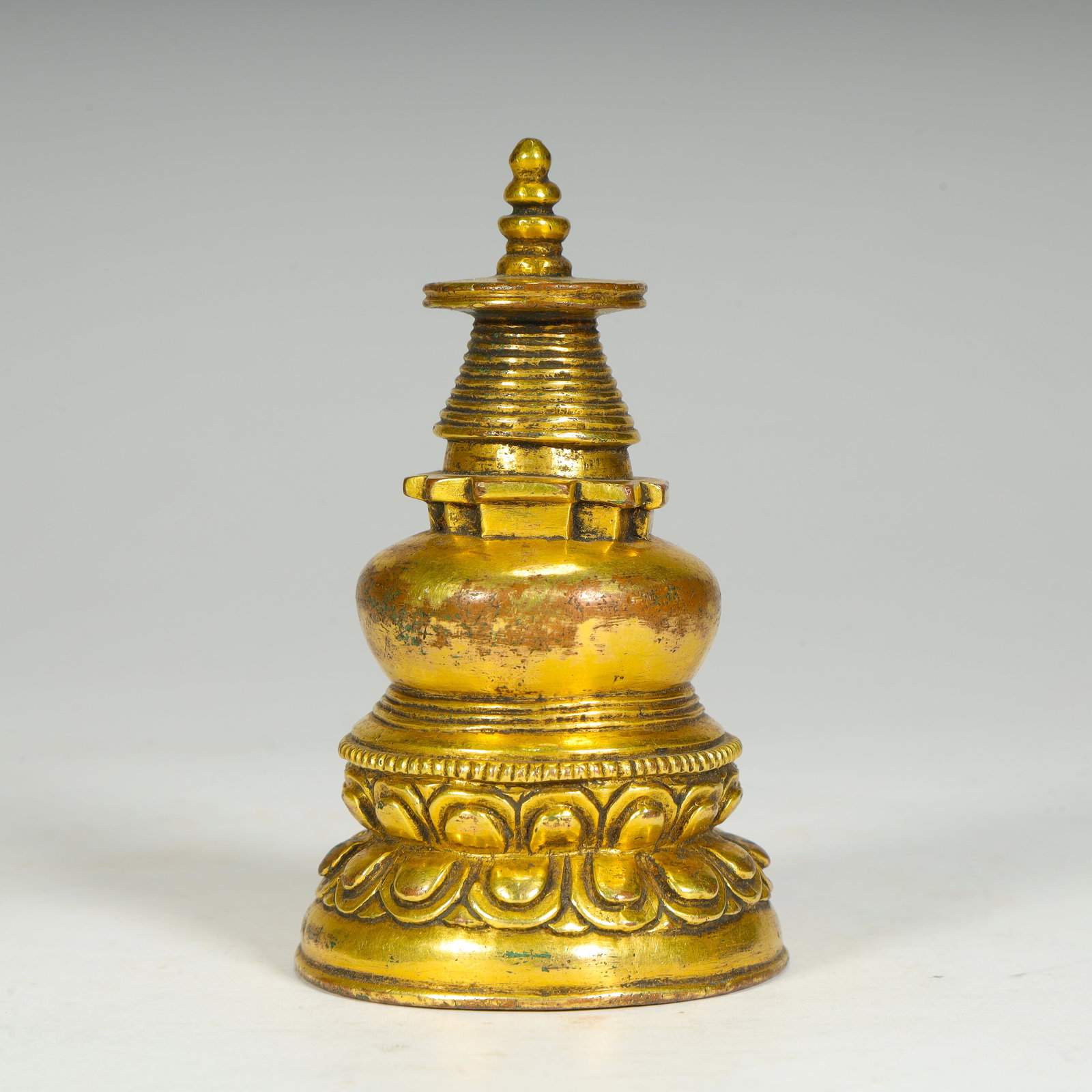 A Qing Dynasty copper-gilt treasure box sealed pagoda: Qing Dynasty copper-gilt treasure box printed pagoda SIZE: H:9cm L:5cm W:5cm W:249g (The Dimensions Of All Batches Are Manually Measured.If You Need More Detailed Information, Please Contact Our Custo