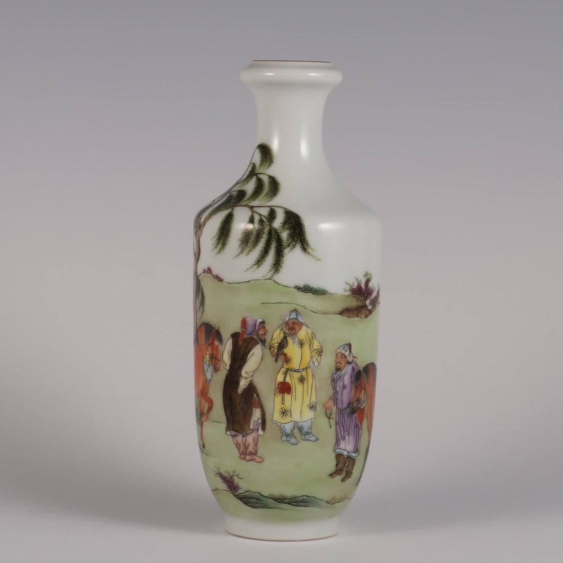 A small bottle of pastel buying horses made in the Qing Yongzheng year (1 of 8)
