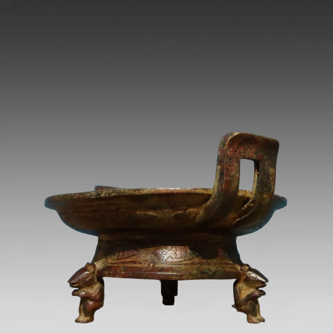 A bronze bear foot disc - 2