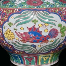 A Daming Xuande colorful window fish algae pattern jar - 7