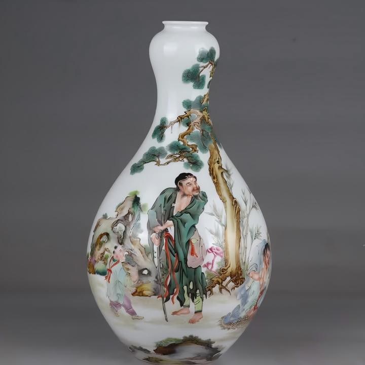 A garlic bottle of Qing Yongzheng pastel figures: Qing Yongzheng pastel figure garlic bottle SIZE: H: 27.5cm Belly diameter 15cm (The Dimensions Of All Batches Are Manually Measured.If You Need More Detailed Information, Please Contact Our Customer S