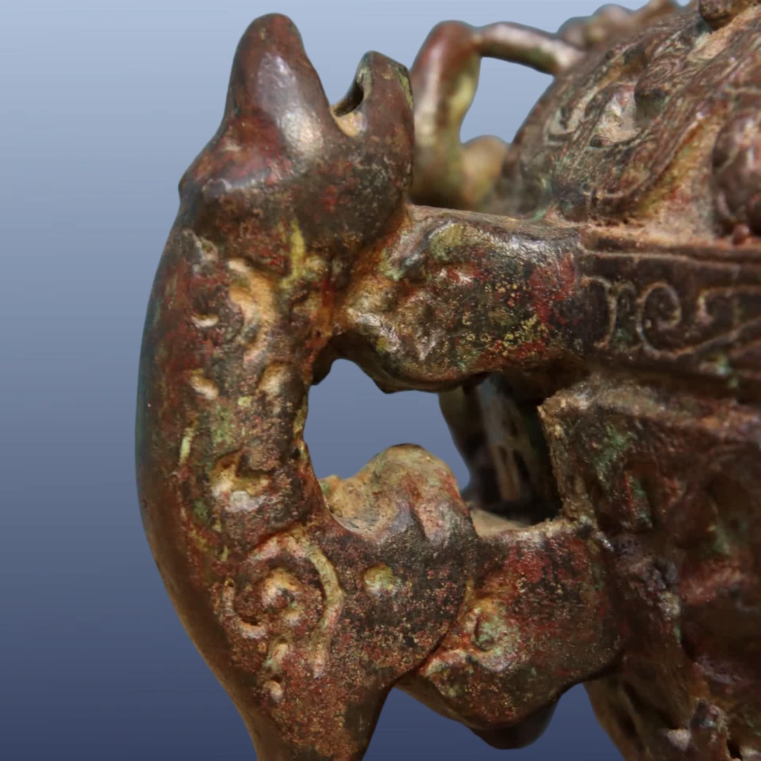 A bronze jar - 4