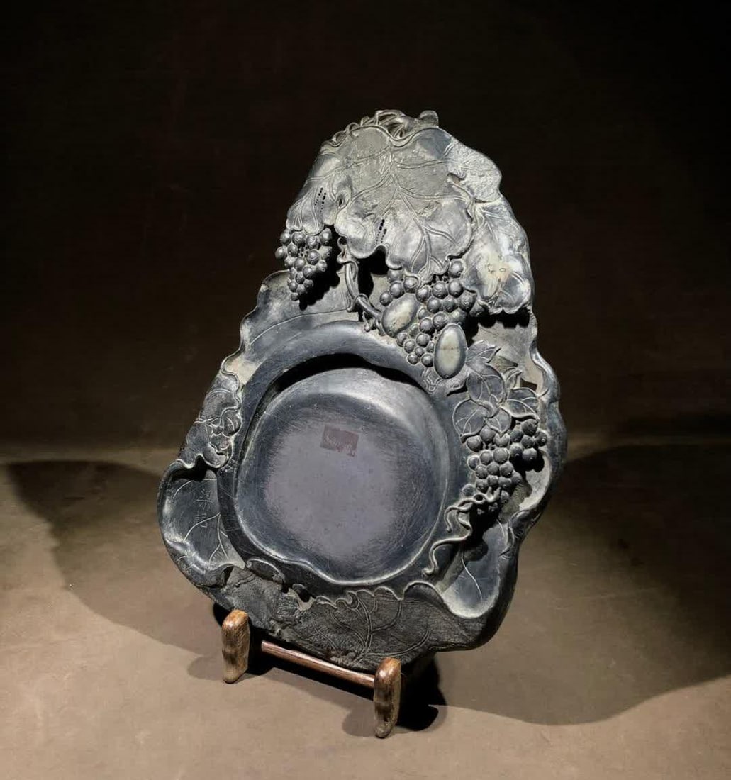 A Qing Dynasty multi-son inkstone - 3