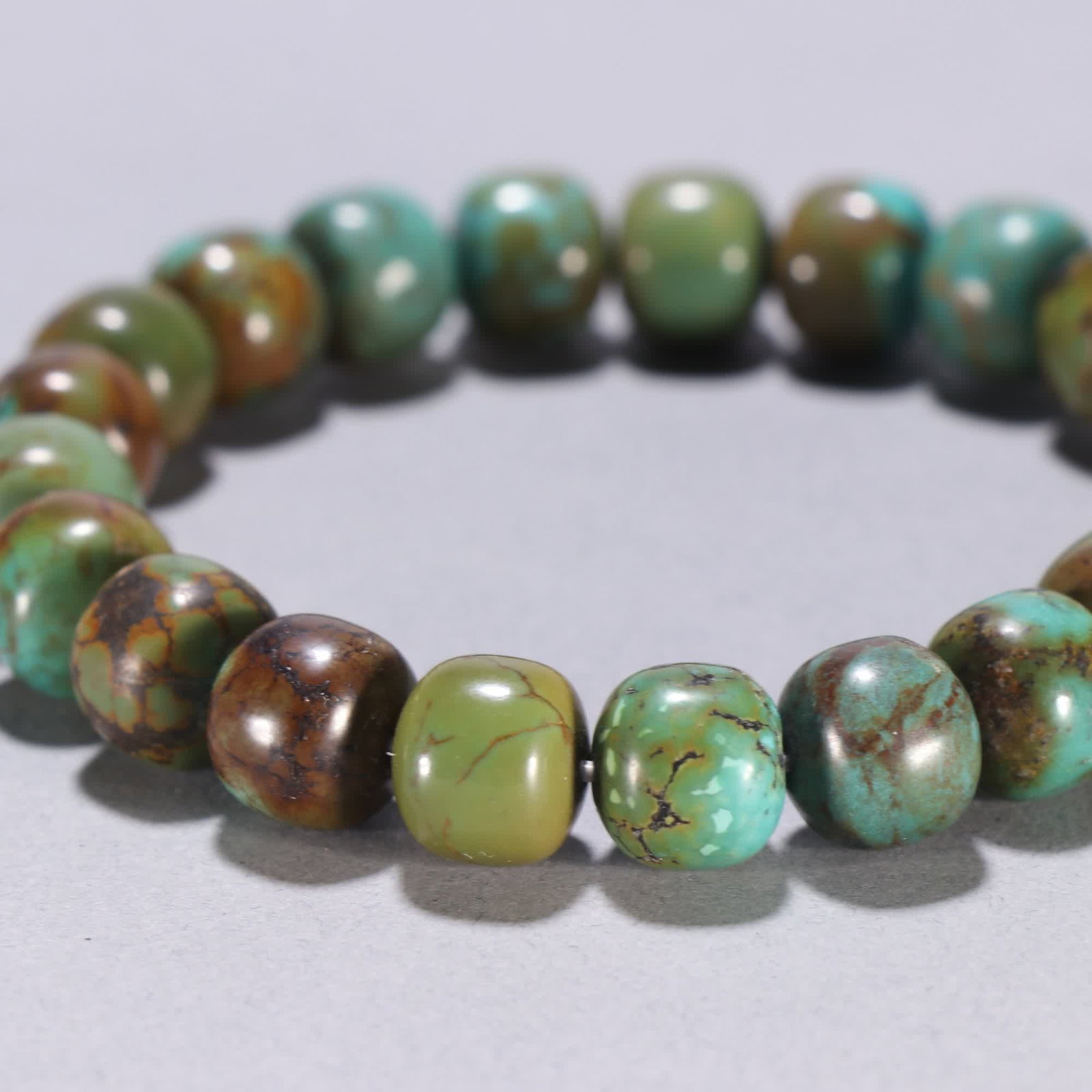 A turquoise bracelet - 3