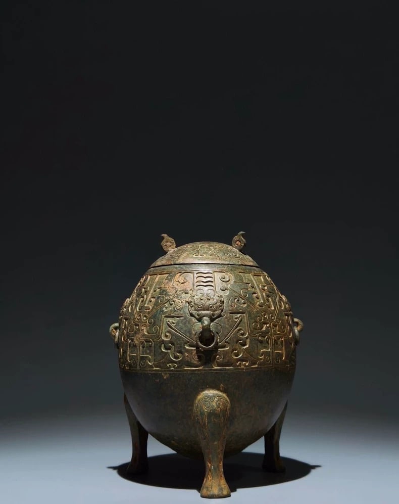 A bronze watermelon cauldron - 2