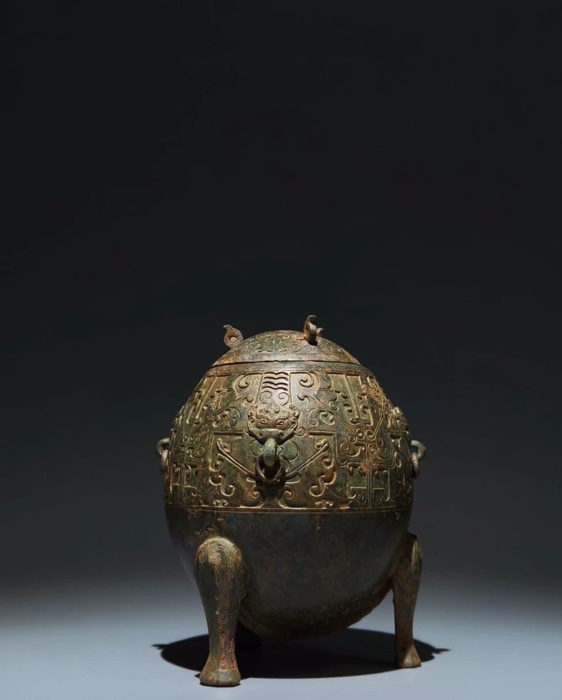 A bronze watermelon cauldron - 3