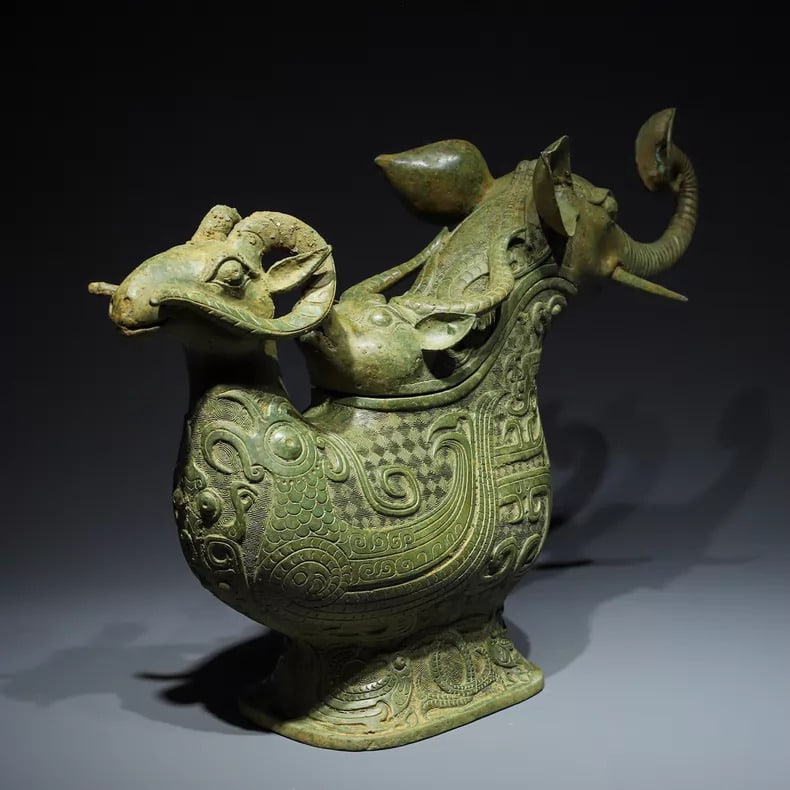 A bronze cup - 7
