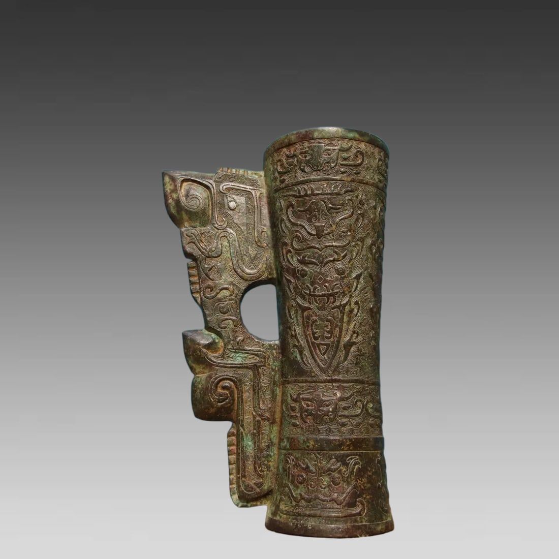 A bronze tripod cup - 3