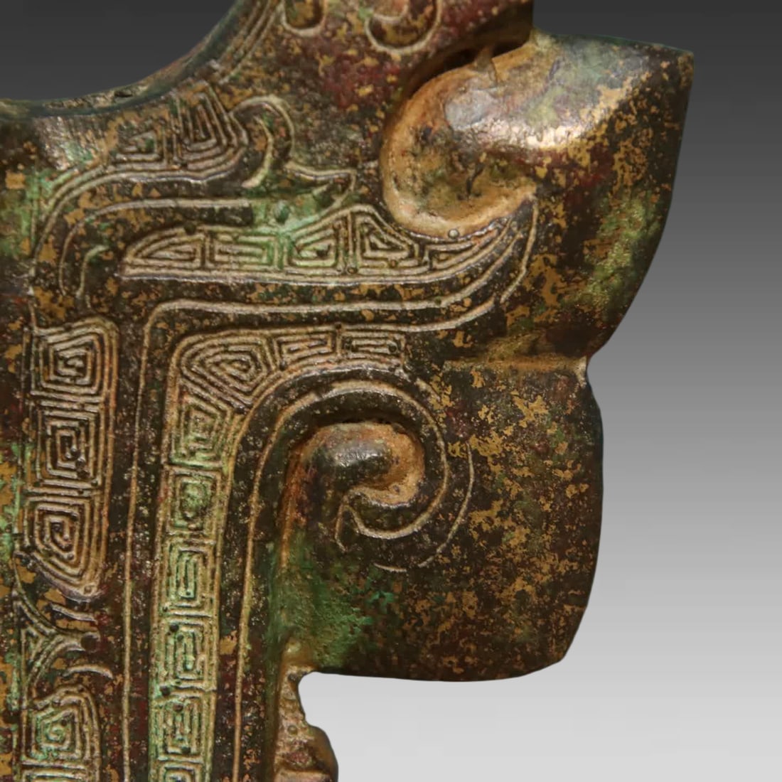 A bronze tripod cup - 8