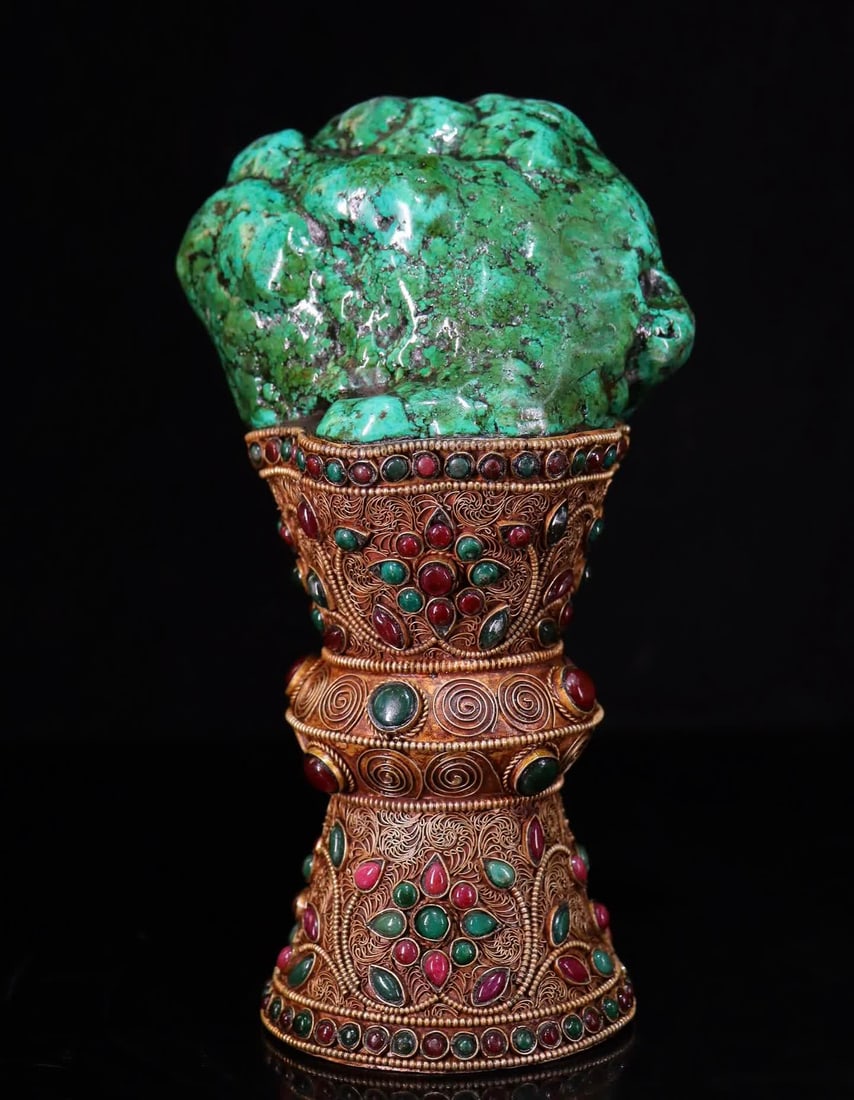 A Qing Dynasty Tibetan silver cloisonné base inlaid with turquoise ornaments: Qing Dynasty Tibetan silver cloisonné base inlaid with turquoise ornaments SIZE: H:23cm W:12cm (The Dimensions Of All Batches Are Manually Measured.If You Need More Detailed Information, Please Conta