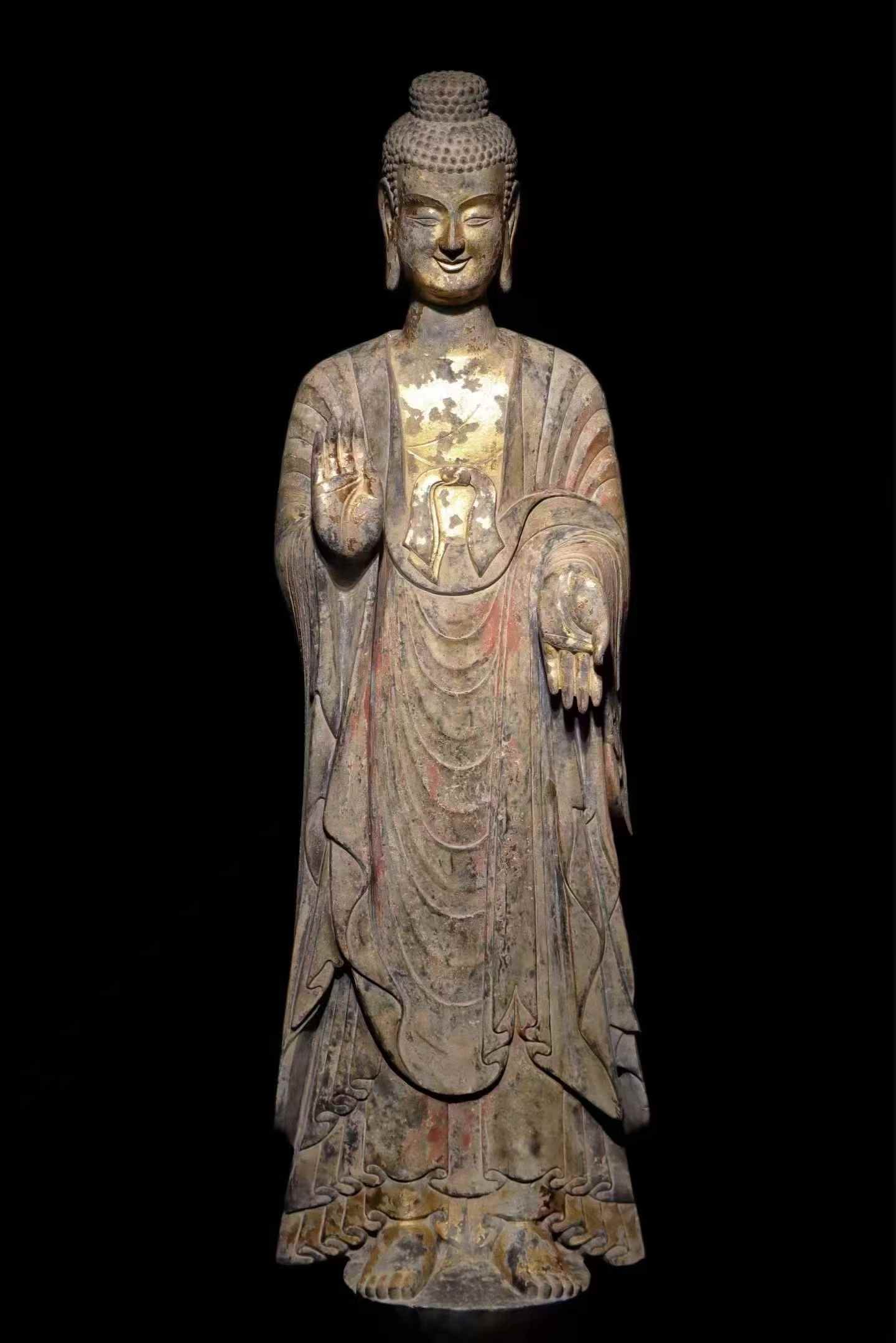 A Great Wei gilded Buddha statue: Dawei Gilded Buddha statue SIZE: H:126cm (The Dimensions Of All Batches Are Manually Measured.If You Need More Detailed Information, Please Contact Our Customer Service Before Bidding.)