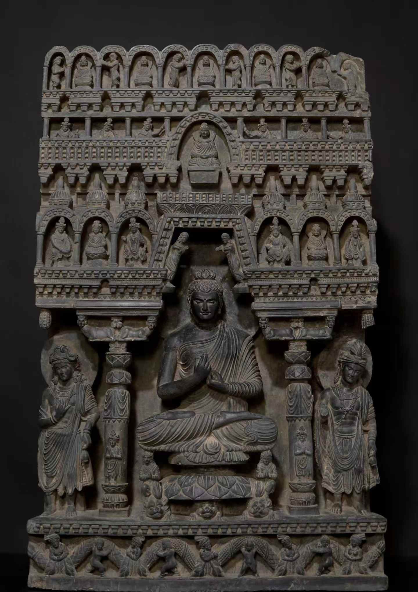 A statue of Buddha in Gandhara gray schist (1 of 9)