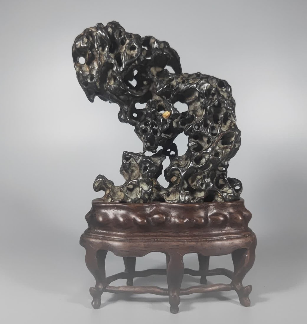 A Qing Dynasty Taihu Shishanzi study ornament: Qing Dynasty Taihu Lake Shishanzi study ornament SIZE: With base H: 24cm W: 15cm T: 8cm W: 1.3kg (The Dimensions Of All Batches Are Manually Measured.If You Need More Detailed Information, Please Cont