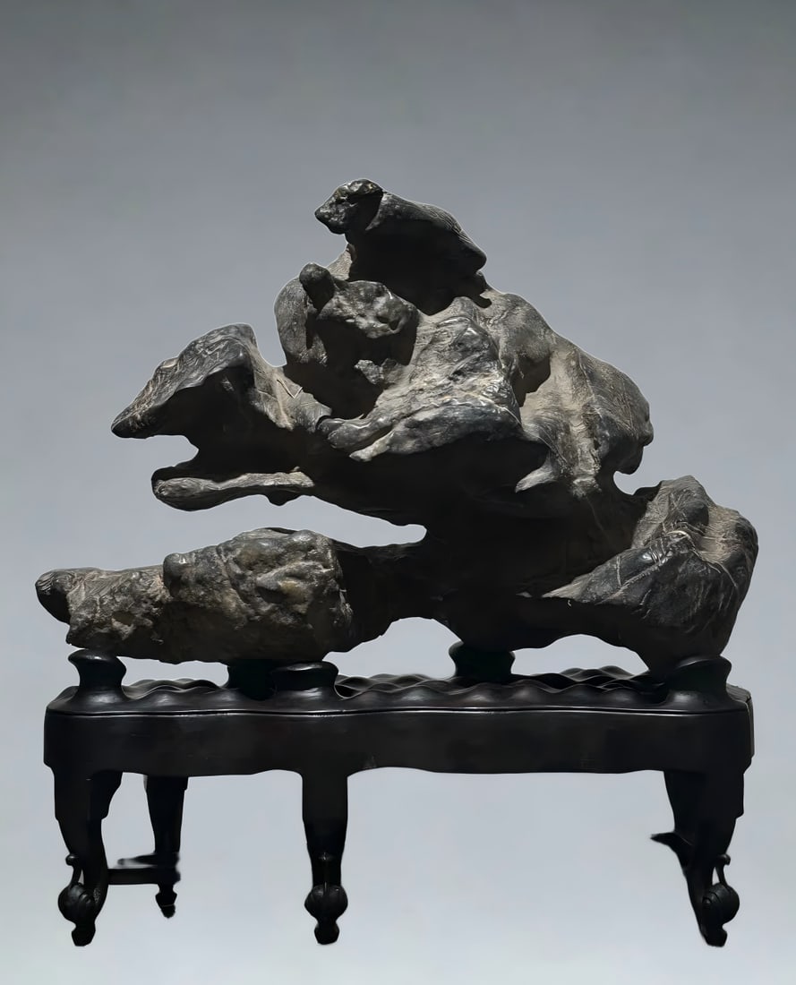 A Qing Dynasty Lingbi Shishanzi study ornament: Qing Dynasty Lingbi Shishanzi study ornament SIZE: L:57cm H:56cm T:24cm (The Dimensions Of All Batches Are Manually Measured.If You Need More Detailed Information, Please Contact Our Customer Service 