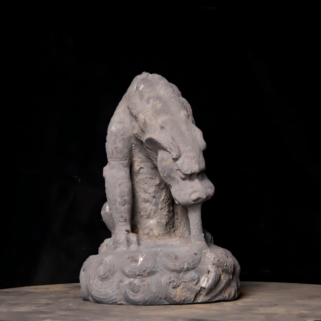 A Qing Dynasty bluestone stone carving water-absorbing beast (1 of 7)