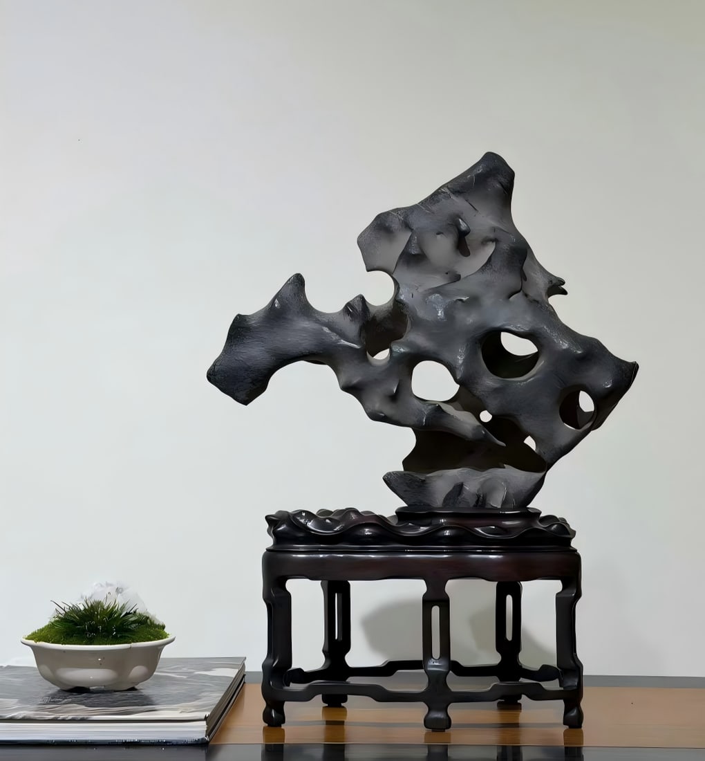 A lapis lazuli desk ornament of the Qing Dynasty "Tanyun": Qing Dynasty "Tanyun" lapis lazuli desk ornament SIZE: 39x16x51cm (The Dimensions Of All Batches Are Manually Measured.If You Need More Detailed Information, Please Contact Our Customer Service Before