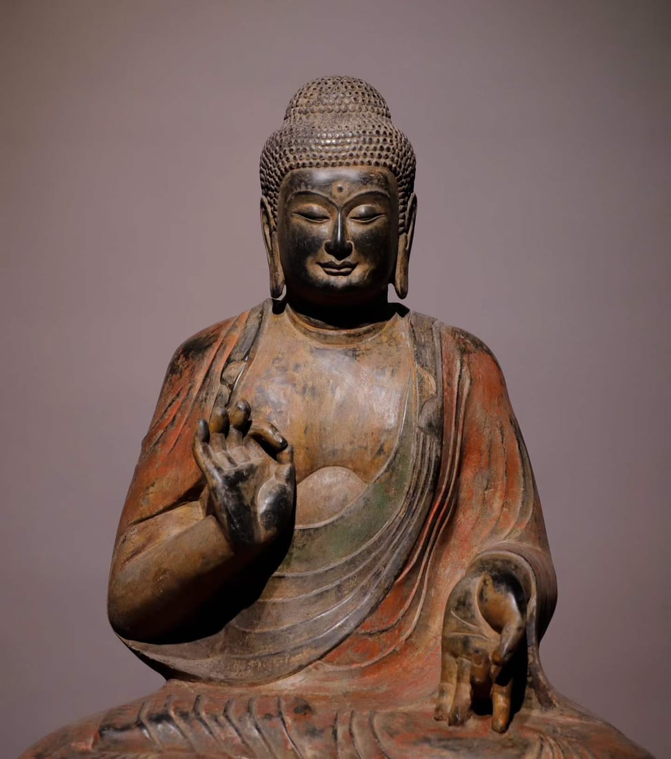 A Tang Dynasty bluestone painted Buddha statue - 4