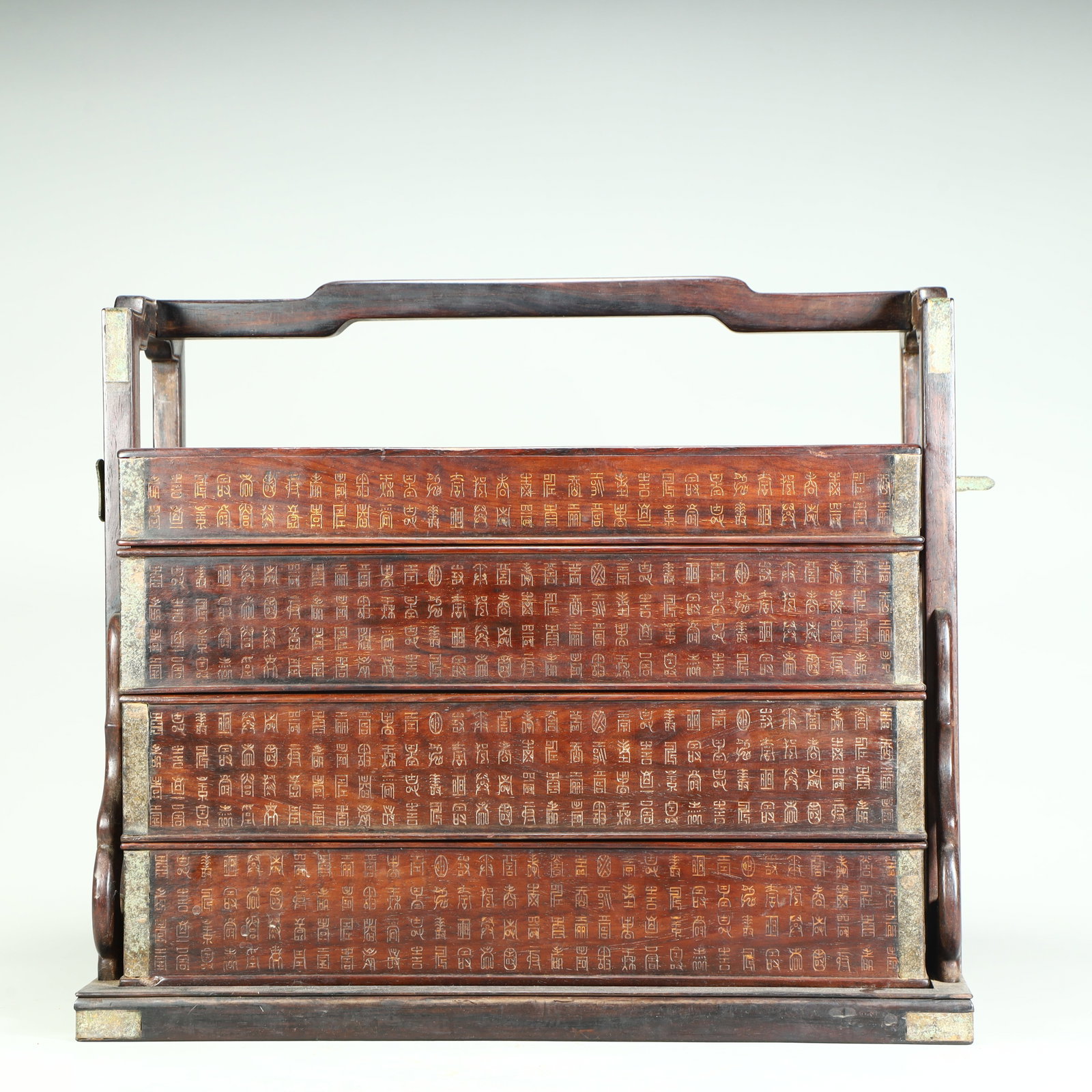 A four-layer beam box with a gold-painted longevity pattern in the Qing Dynasty: Qing Dynasty Huanghuali gold-painted longevity pattern four-layer beam box SIZE: H:30.5cm L:36cm W:24cm W:4.9kg (The Dimensions Of All Batches Are Manually Measured.If You Need More Detailed Informati
