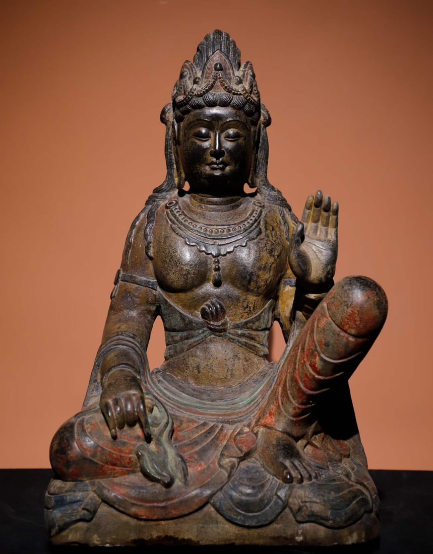 A piece of Tang Dynasty bluestone painted Guanyin: Tang Dynasty bluestone painted Guanyin SIZE: H:60cm W:40cm T:35cm (The Dimensions Of All Batches Are Manually Measured.If You Need More Detailed Information, Please Contact Our Customer Service Before