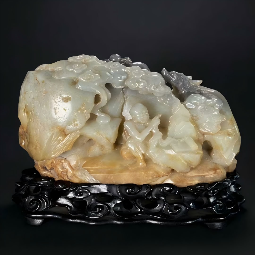 A piece of Qing Qianlong Hetian jade seed material black and white jade descending dragon Arhat: Qing Qianlong Hetian jade seed material black and white jade dragon descending dragon Arhat poetry and Wenwen Shanzi ornament This piece of mountain is carved with black and white jade material, and t