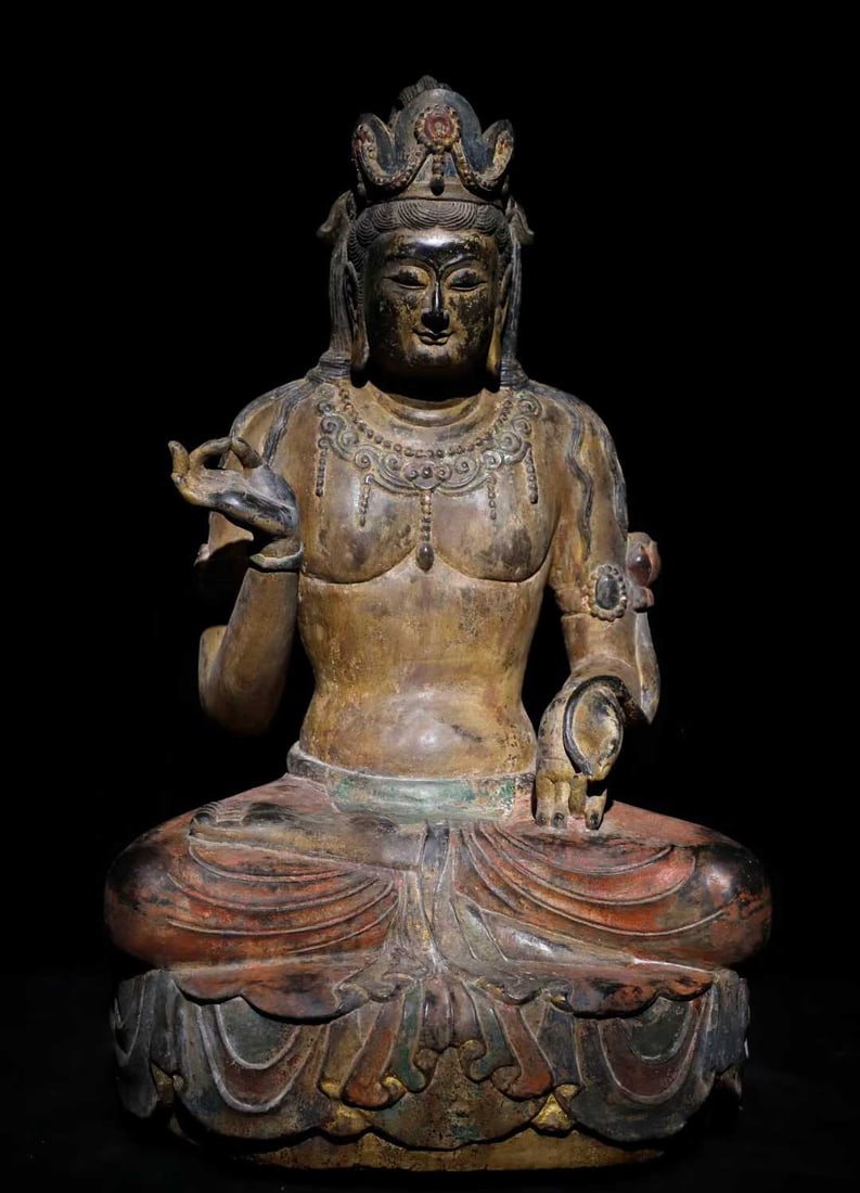 A piece of Tang Dynasty bluestone painted Guanyin: Tang Dynasty bluestone painted Guanyin SIZE: H:80cm W:50cm T:43cm (The Dimensions Of All Batches Are Manually Measured.If You Need More Detailed Information, Please Contact Our Customer Service Before