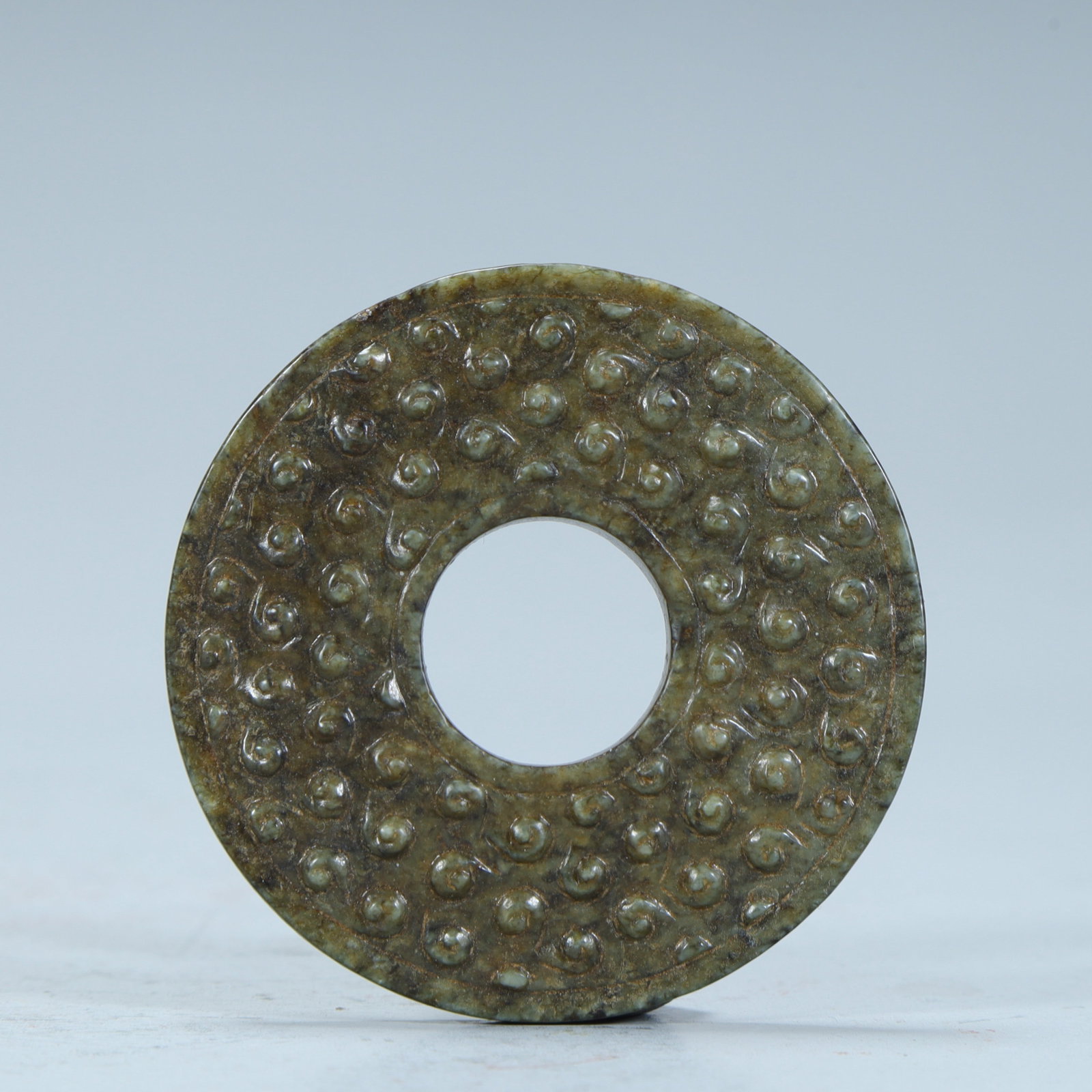 A piece of ancient jade valley pattern jade: Ancient jade valley pattern jade jade SIZE: D:5.7cm W:30.7g (The Dimensions Of All Batches Are Manually Measured.If You Need More Detailed Information, Please Contact Our Customer Service Before Biddi