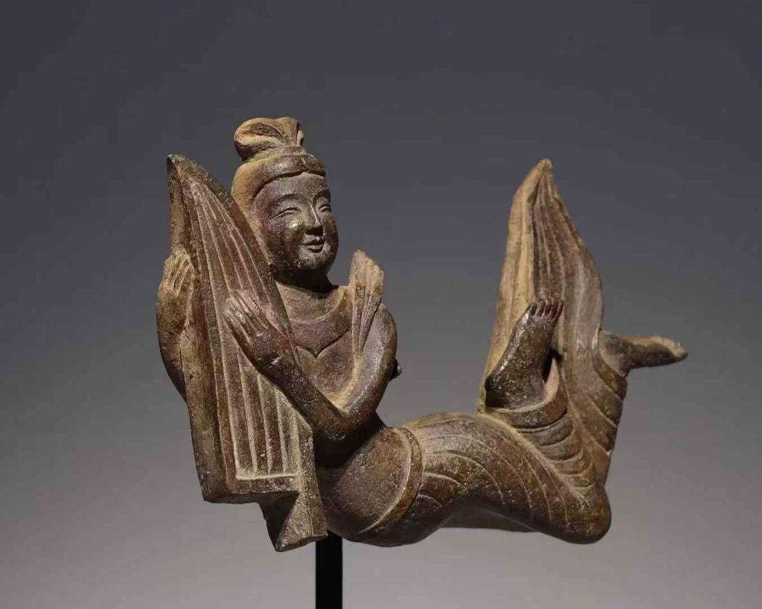 A large Wei cliff flying statue - 4