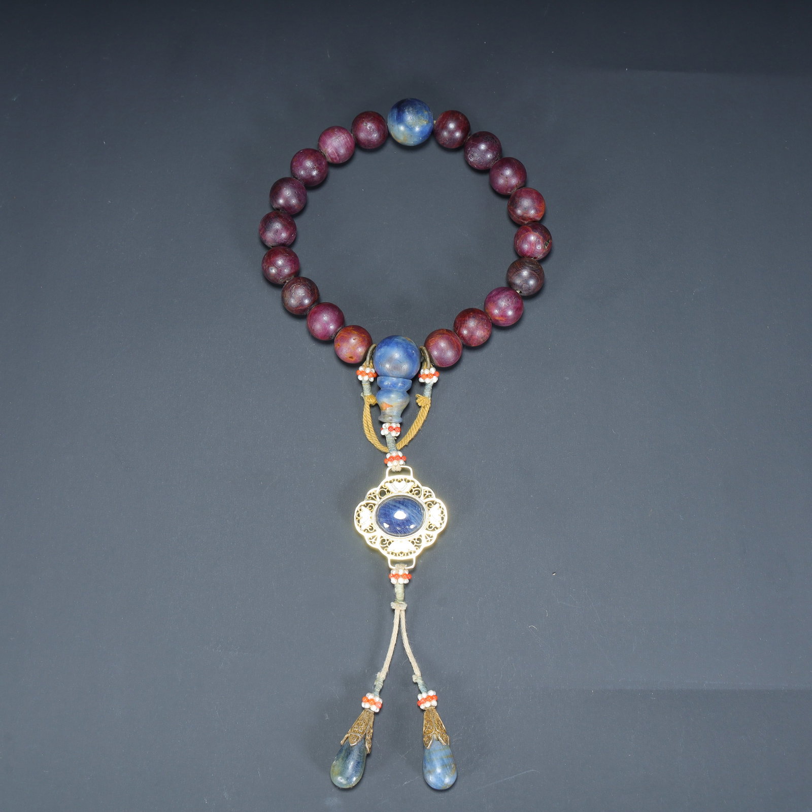 A piece of Qing Dynasty amethyst with lapis lazuli morning beads: Qing Dynasty amethyst with lapis lazuli morning pearls SIZE: Large bead D: 1.7cm Small bead D: 1.4cm W: 146.5g (The Dimensions Of All Batches Are Manually Measured.If You Need More Detailed Informatio