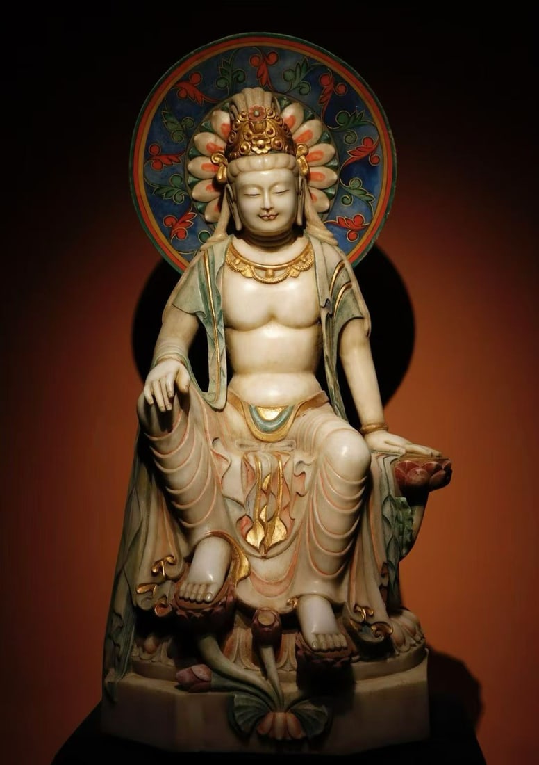 A Tang Dynasty white jade painted Guanyin: Tang Dynasty white jade painted Guanyin SIZE: H:128cm W:60cm T:60cm (The Dimensions Of All Batches Are Manually Measured.If You Need More Detailed Information, Please Contact Our Customer Service Befo