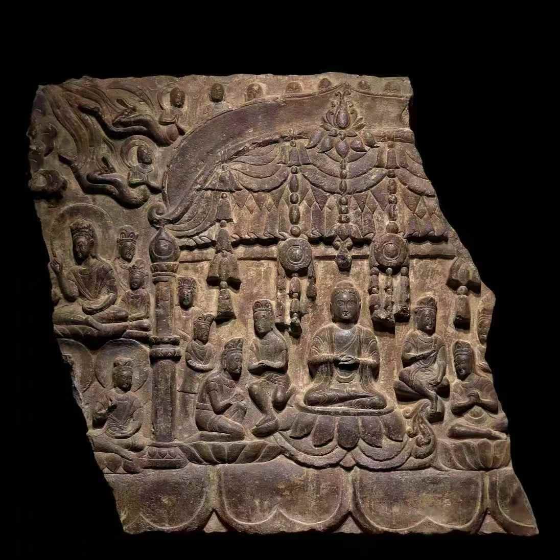 A niche of the Buddha of the Northern Qi Dynasty: Northern Qi Buddha preaching niche SIZE: H:66cm W:72cm T:13cm (The Dimensions Of All Batches Are Manually Measured.If You Need More Detailed Information, Please Contact Our Customer Service Before Bid