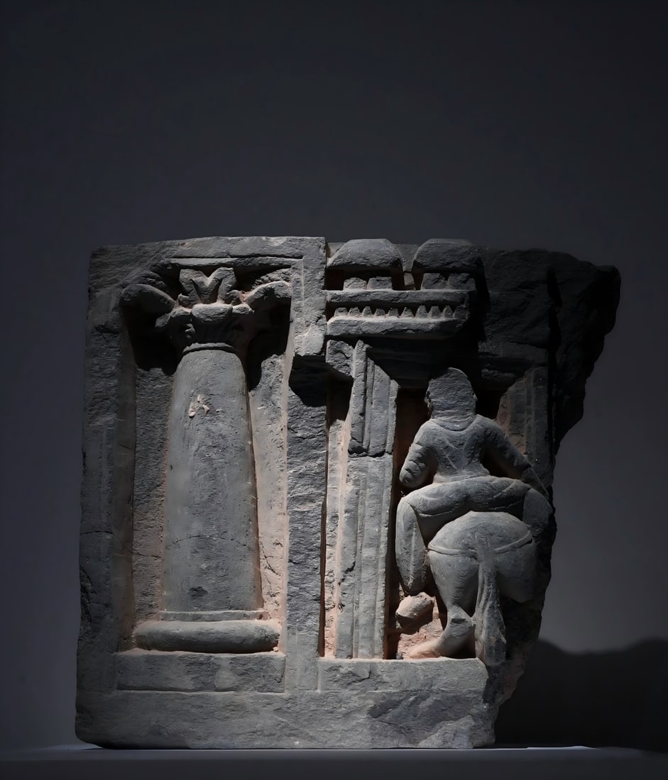 A Gandhara stone carving from the 2nd to 5th centuries AD returned to the city: The stone carving of Gandhara is the return of the prince to the city SIZE: W:22cm H:24cm (The Dimensions Of All Batches Are Manually Measured.If You Need More Detailed Information, Please Contact Our