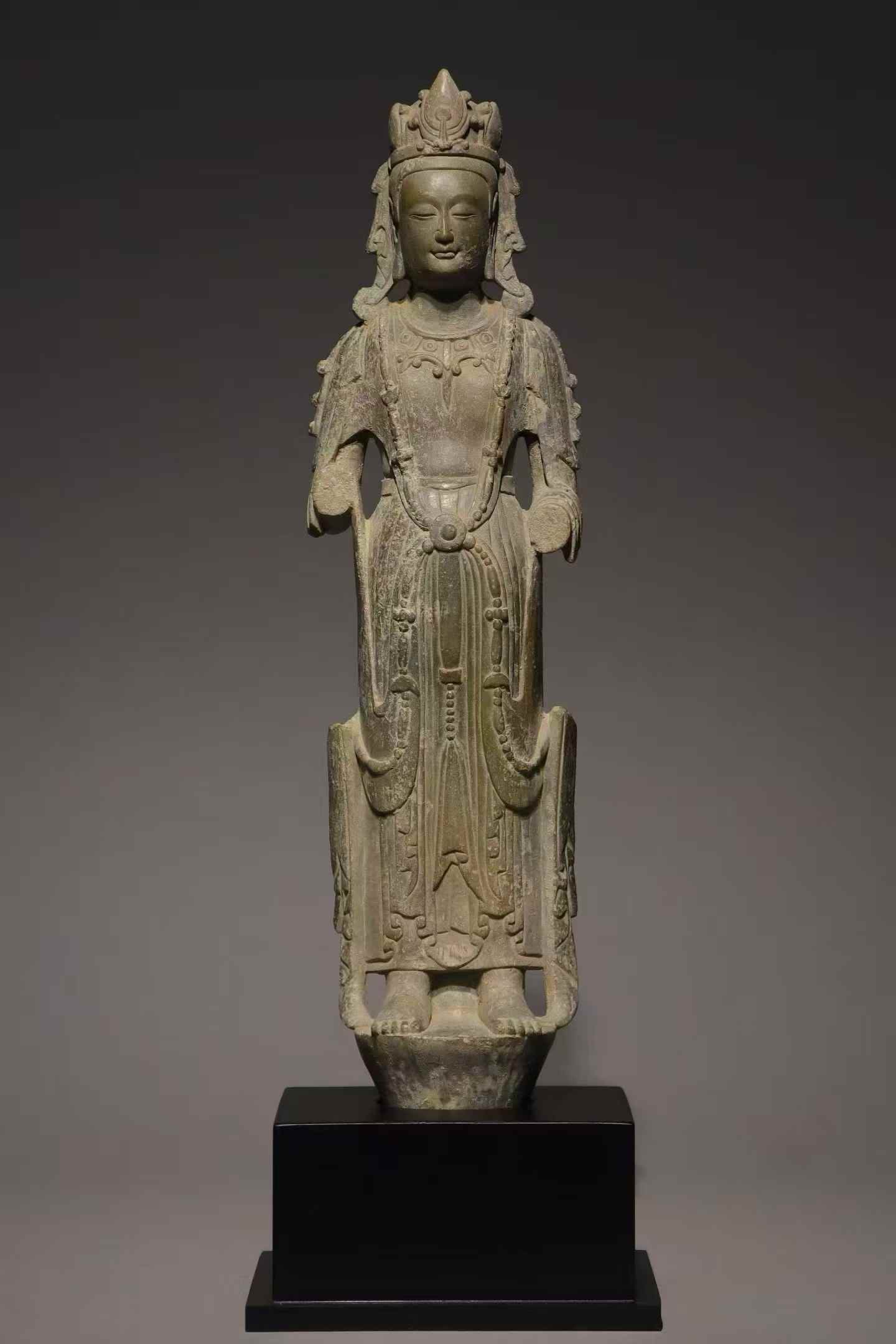 A statue of a leopard-spotted jade Bodhisattva in the Northern Dynasty: Northern Dynasty Leopard Jade Bodhisattva Statue SIZE: H:43cm (The Dimensions Of All Batches Are Manually Measured.If You Need More Detailed Information, Please Contact Our Customer Service Before Bid