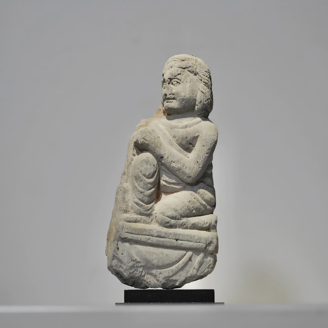 A devout offerer of Mingandala from the 2nd to 5th centuries AD (1 of 9)