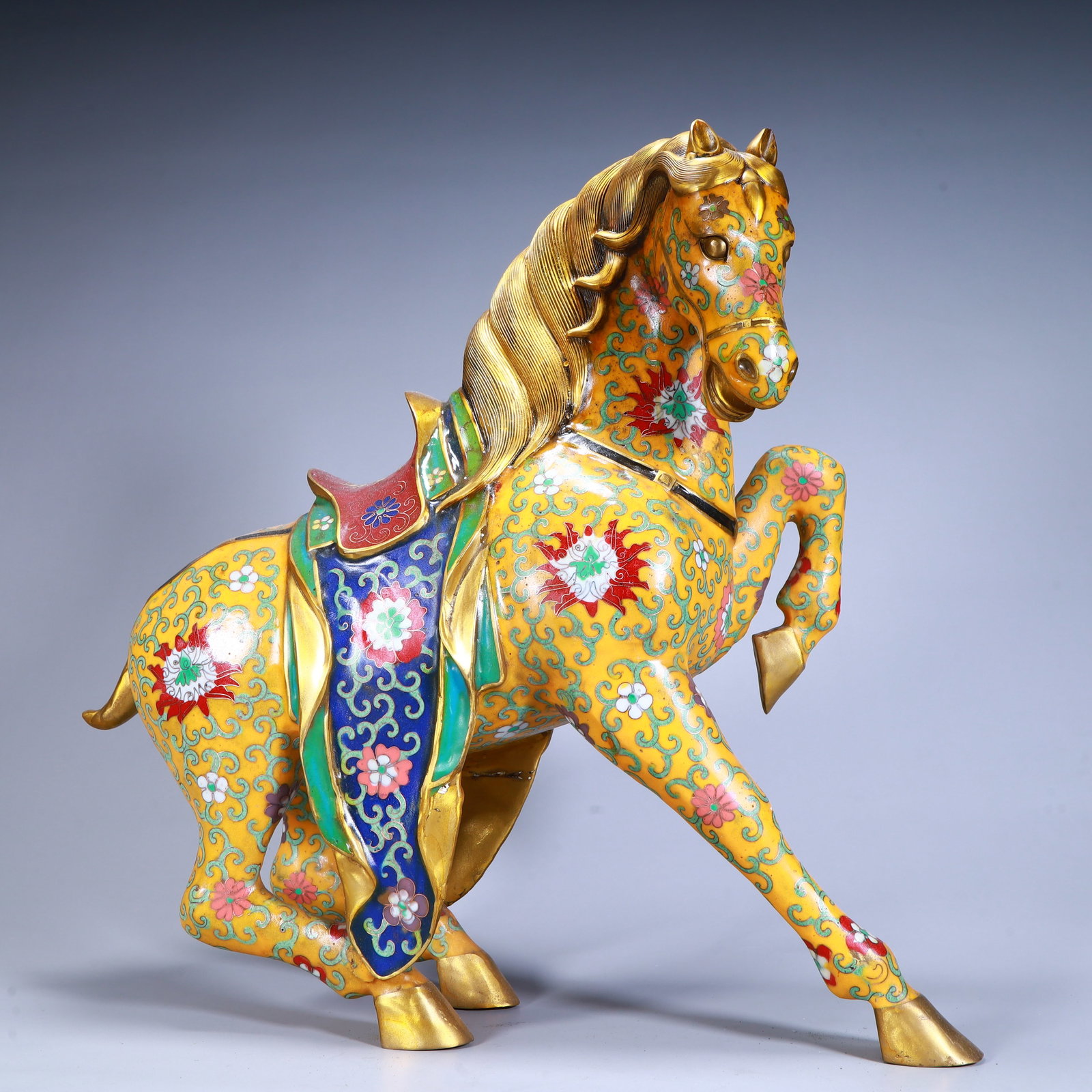 A Qing Dynasty copper tired cloisonné enamel horse ornament: Qing Dynasty copper tire cloisonné enamel horse ornament SIZE: H:41cm L:44cm W:14cm W:5.8kg (The Dimensions Of All Batches Are Manually Measured.If You Need More Detailed Information, Please Contact 