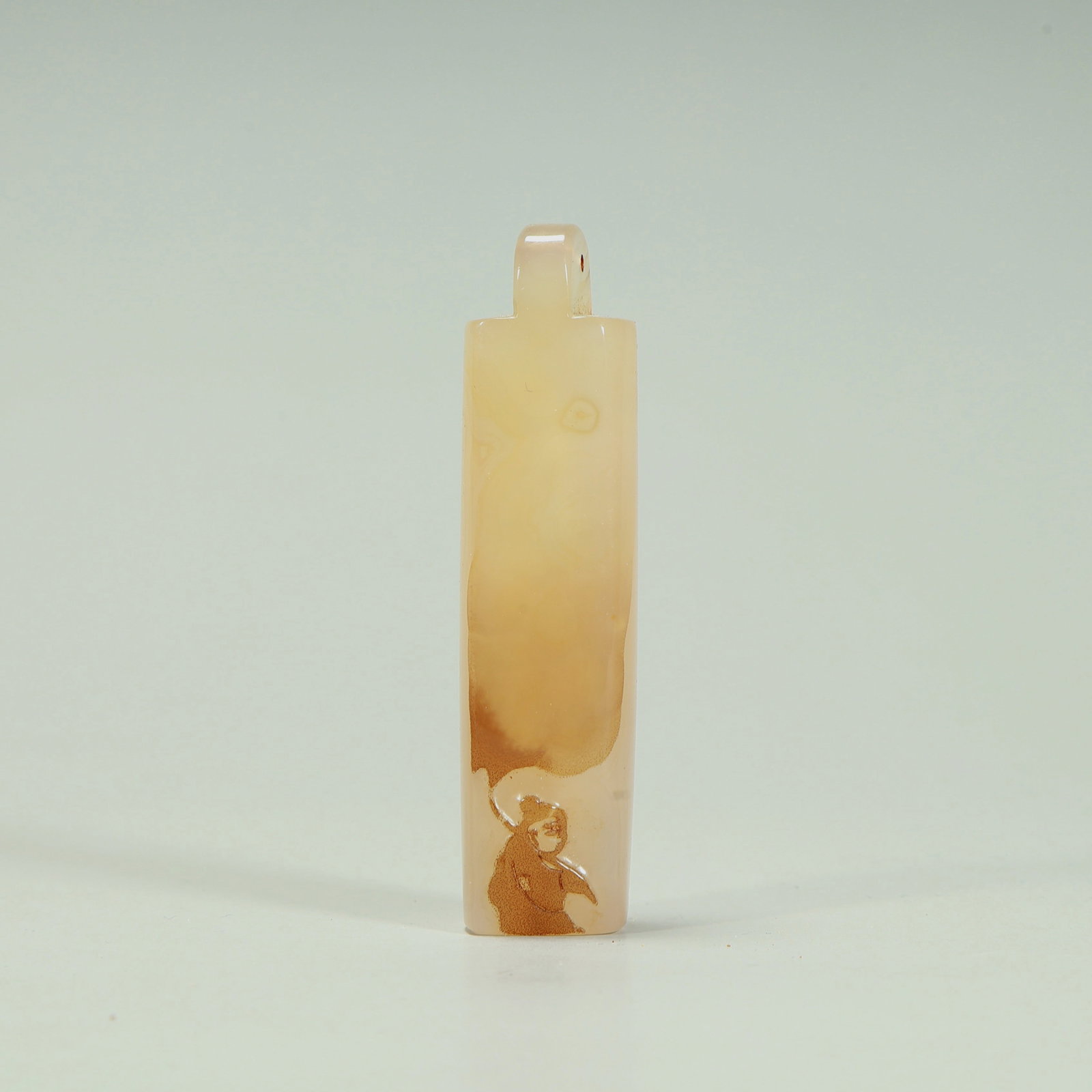 A Qing Dynasty agate feather pipe (1 of 8)